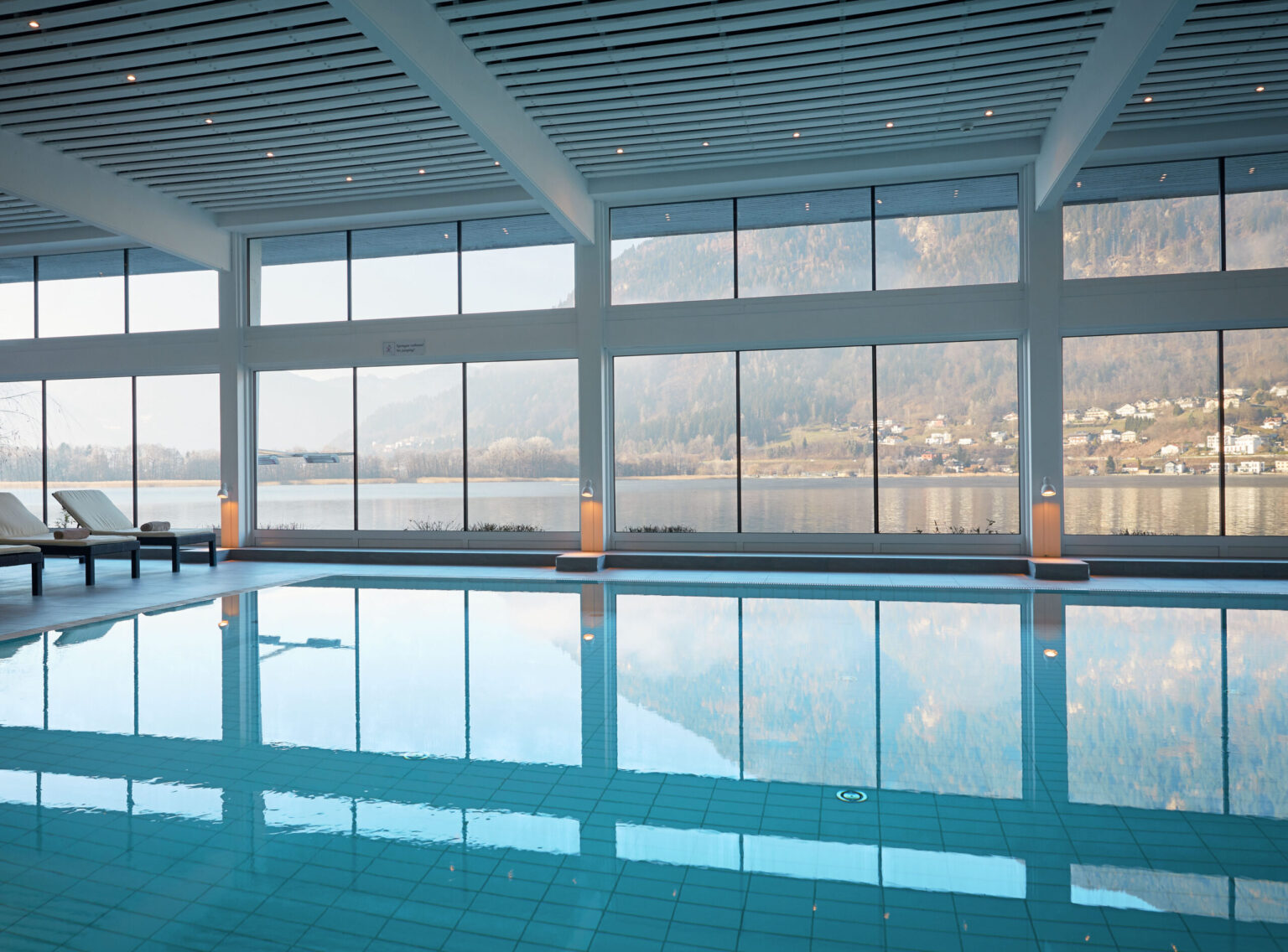 lk44_13271_Indoor_Pool_WOL 2